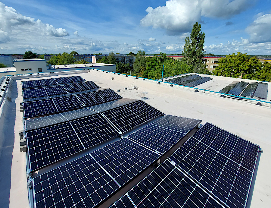 PV-Anlage auf AWO-Flachdach in Cottbus