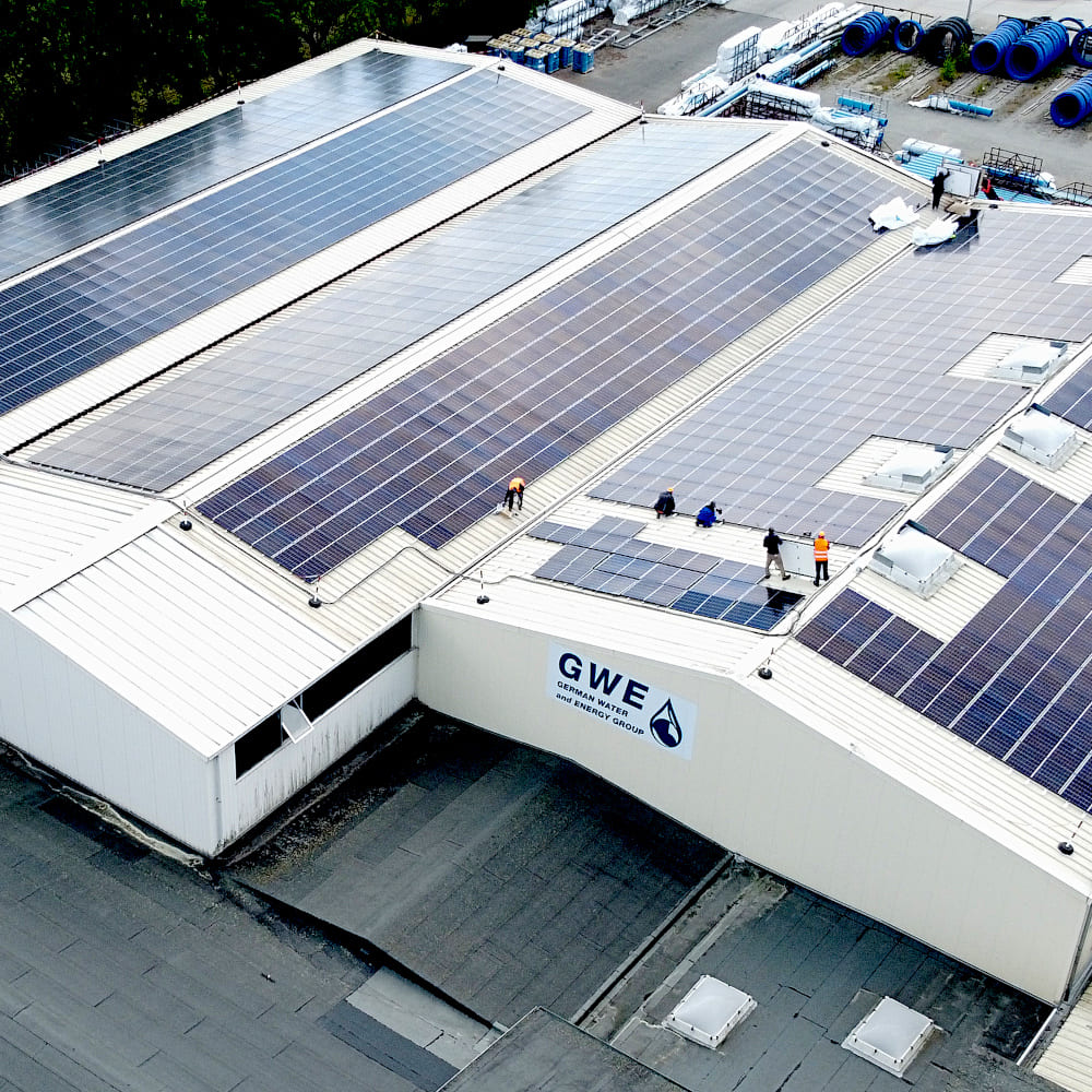 PV-Anlage von EMIS Electrics auf drei Gewerbedächer 